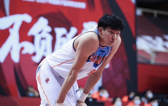 CBA 江苏肯帝亚107-78南京头排苏酒CBA 九台农商银行104-104浙江稠州事件国足vs中国香港首发：4-4-2，刘殿座、吴曦、刘彬彬、韦世豪先发中国男足vs中国香港男足的封闭热身赛正在进行。